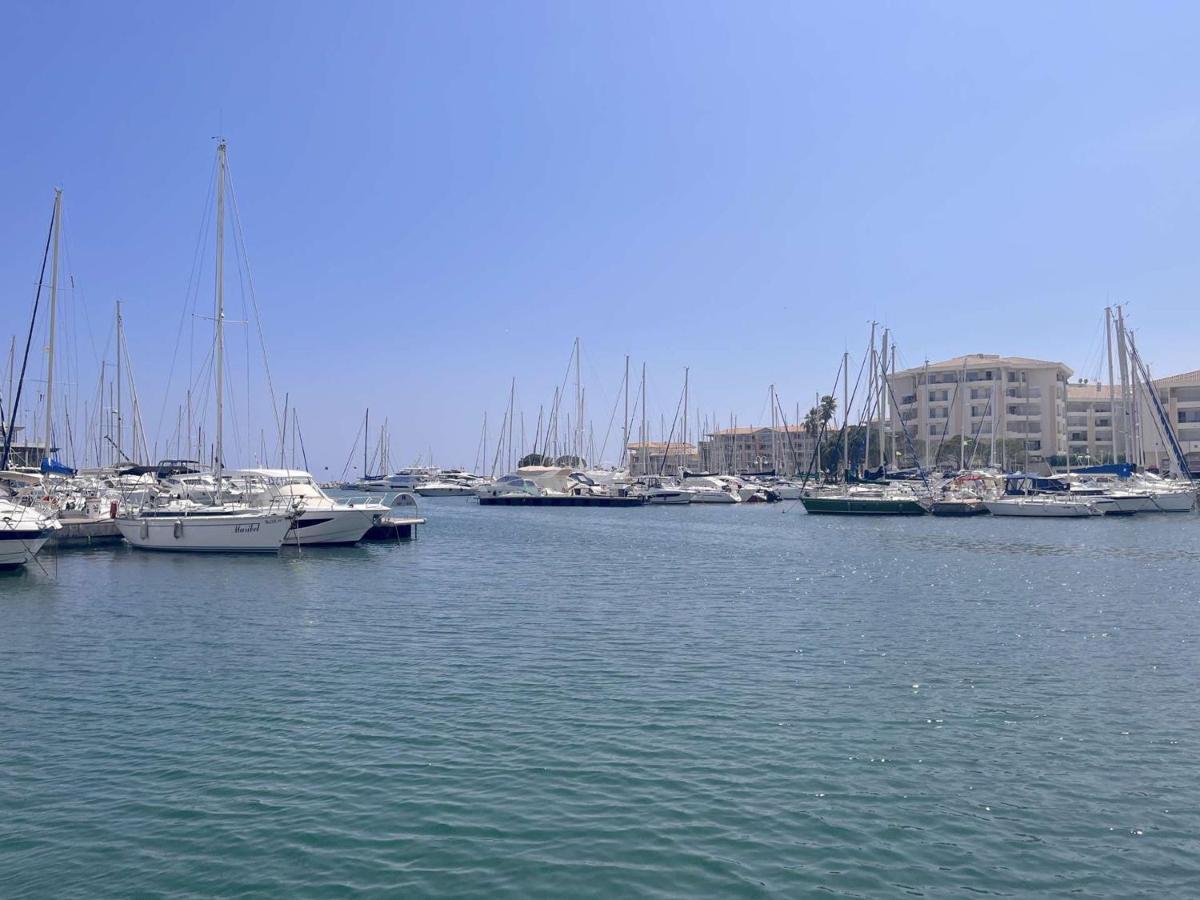 Appartement 2P, 4 Couchages, Terrasse Et Salon De Jardin A 200M De La Plage, Frejus - Fr-1-226A-22 المظهر الخارجي الصورة