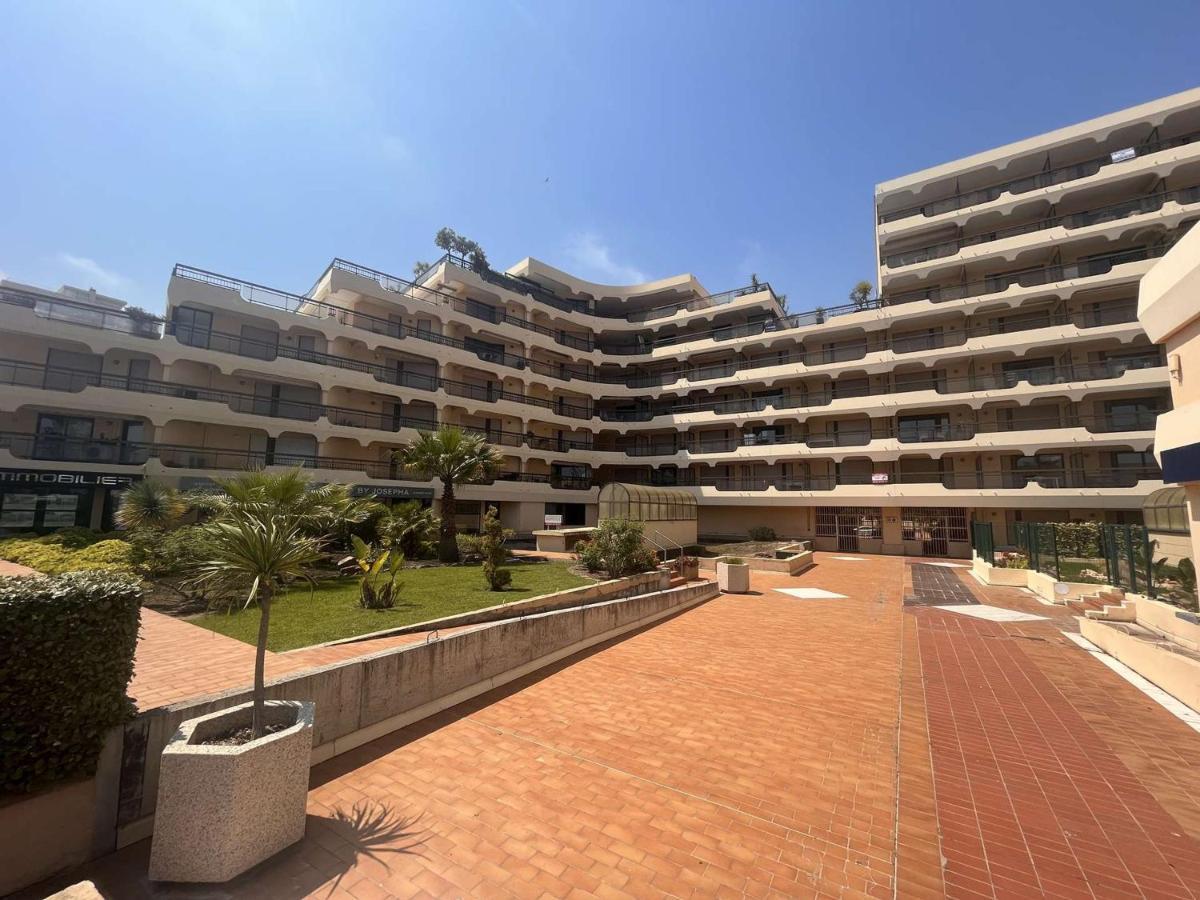 Appartement 2P, 4 Couchages, Terrasse Et Salon De Jardin A 200M De La Plage, Frejus - Fr-1-226A-22 المظهر الخارجي الصورة