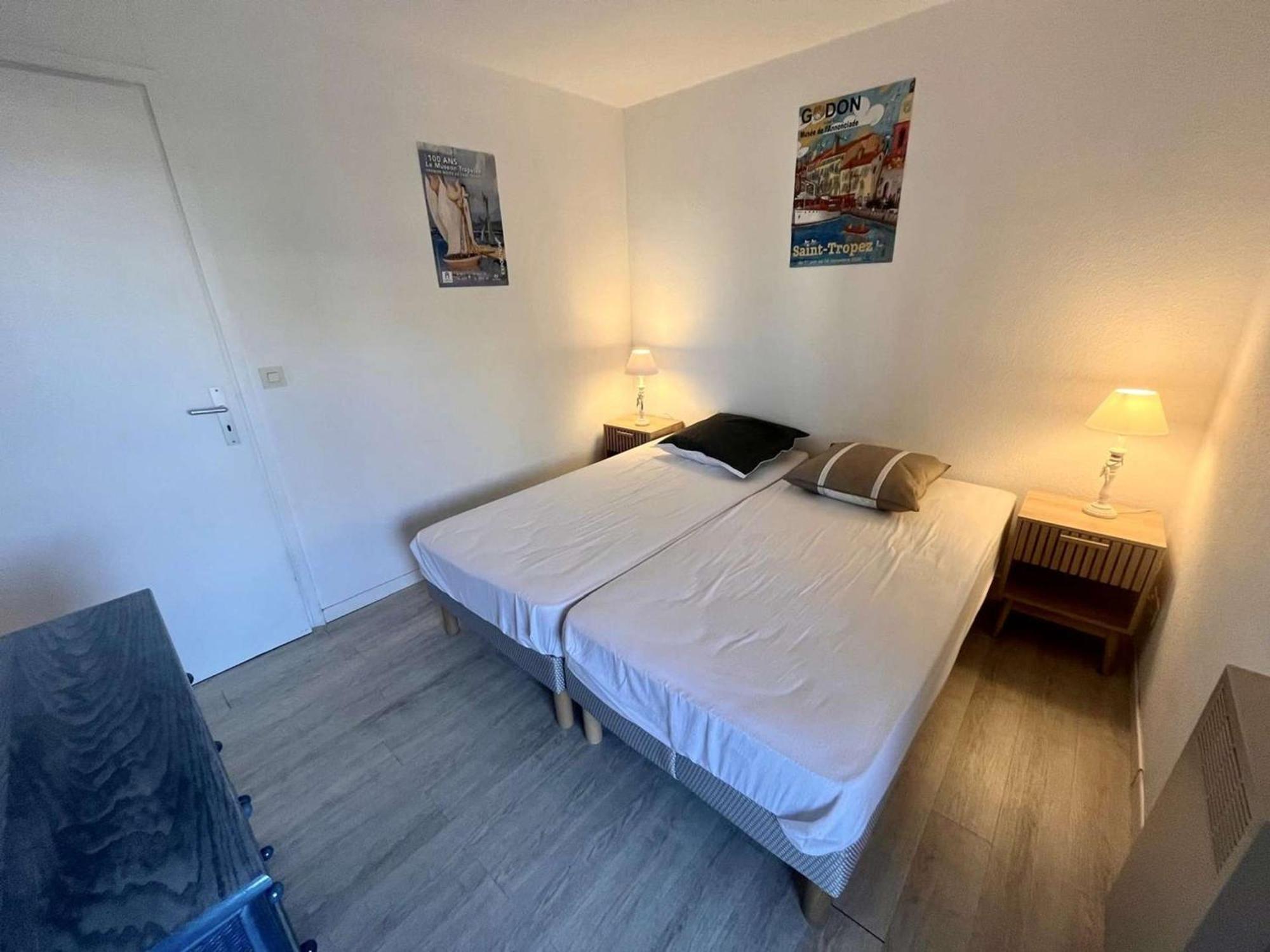 Appartement 2P, 4 Couchages, Terrasse Et Salon De Jardin A 200M De La Plage, Frejus - Fr-1-226A-22 المظهر الخارجي الصورة