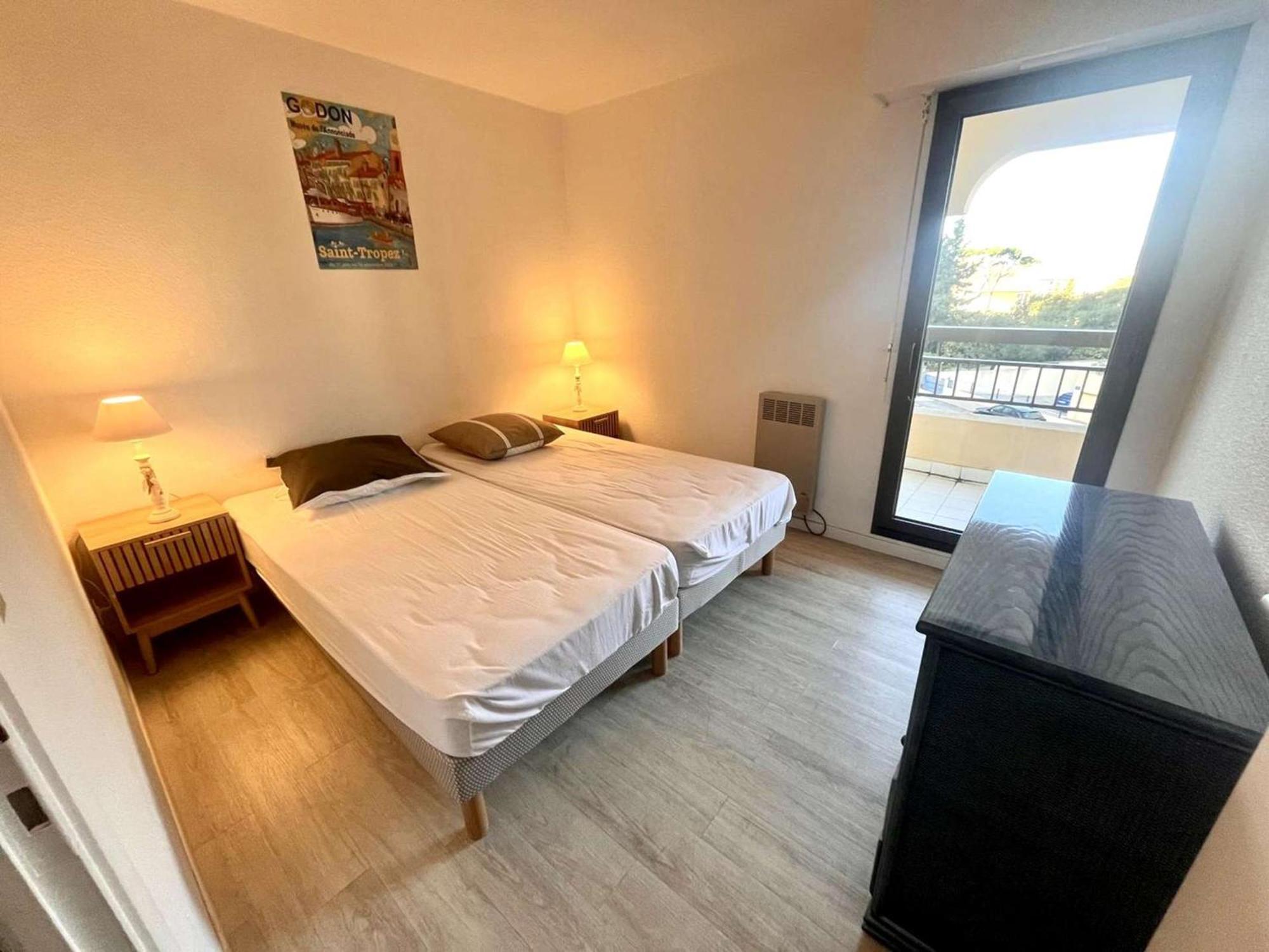 Appartement 2P, 4 Couchages, Terrasse Et Salon De Jardin A 200M De La Plage, Frejus - Fr-1-226A-22 المظهر الخارجي الصورة