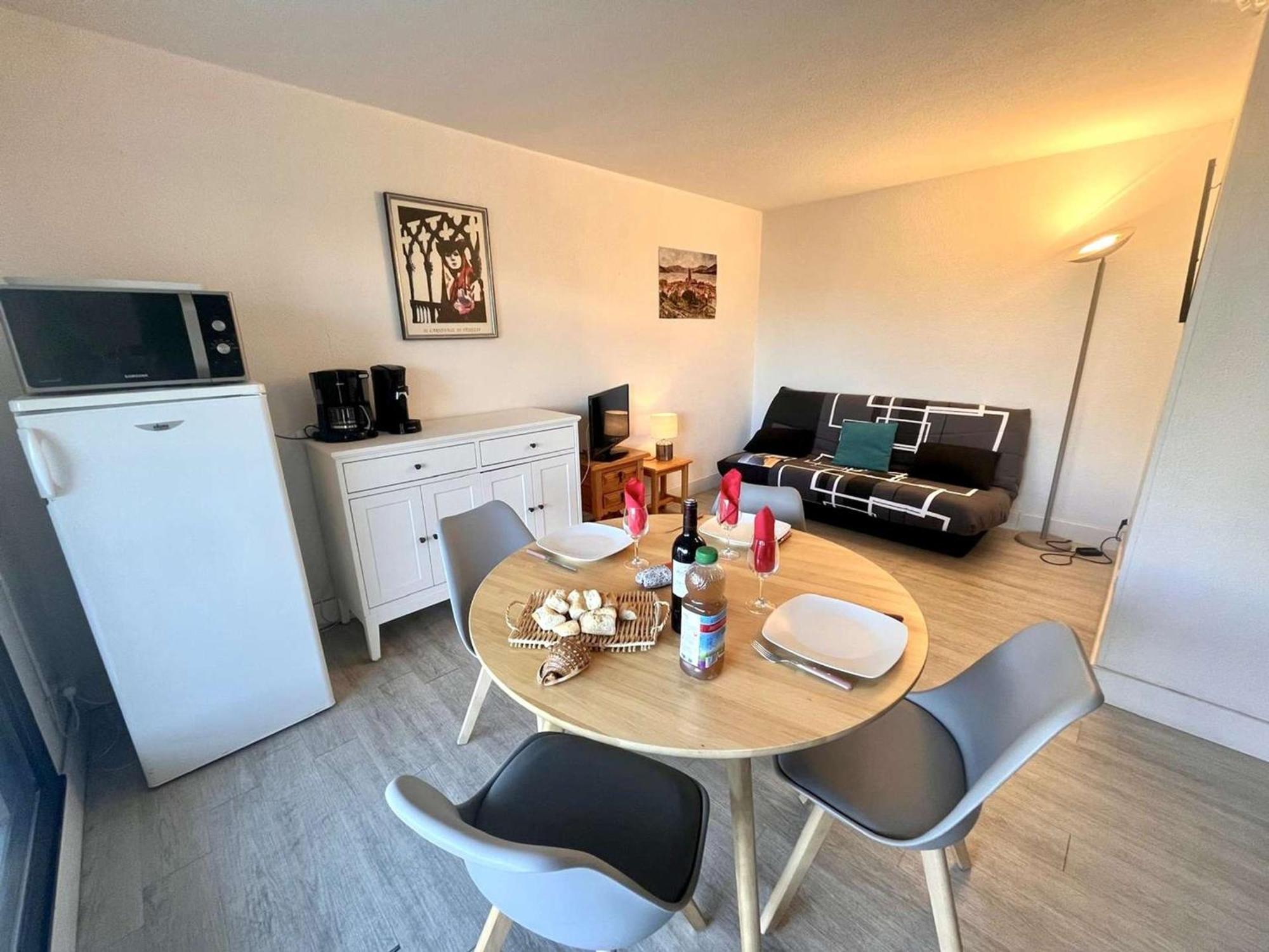 Appartement 2P, 4 Couchages, Terrasse Et Salon De Jardin A 200M De La Plage, Frejus - Fr-1-226A-22 المظهر الخارجي الصورة