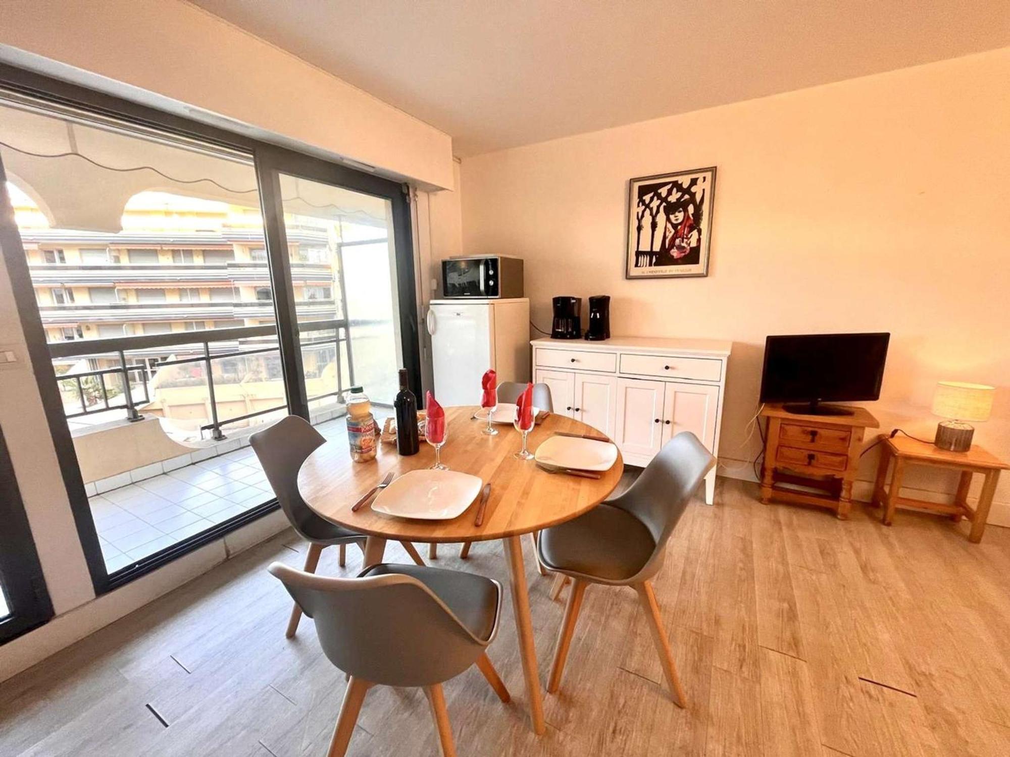 Appartement 2P, 4 Couchages, Terrasse Et Salon De Jardin A 200M De La Plage, Frejus - Fr-1-226A-22 المظهر الخارجي الصورة